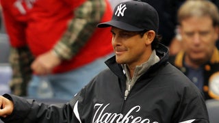 Yankees officially name Aaron Boone as their new manager 