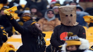 Cleveland Browns fans hold Perfect Season Parade to mark winless season