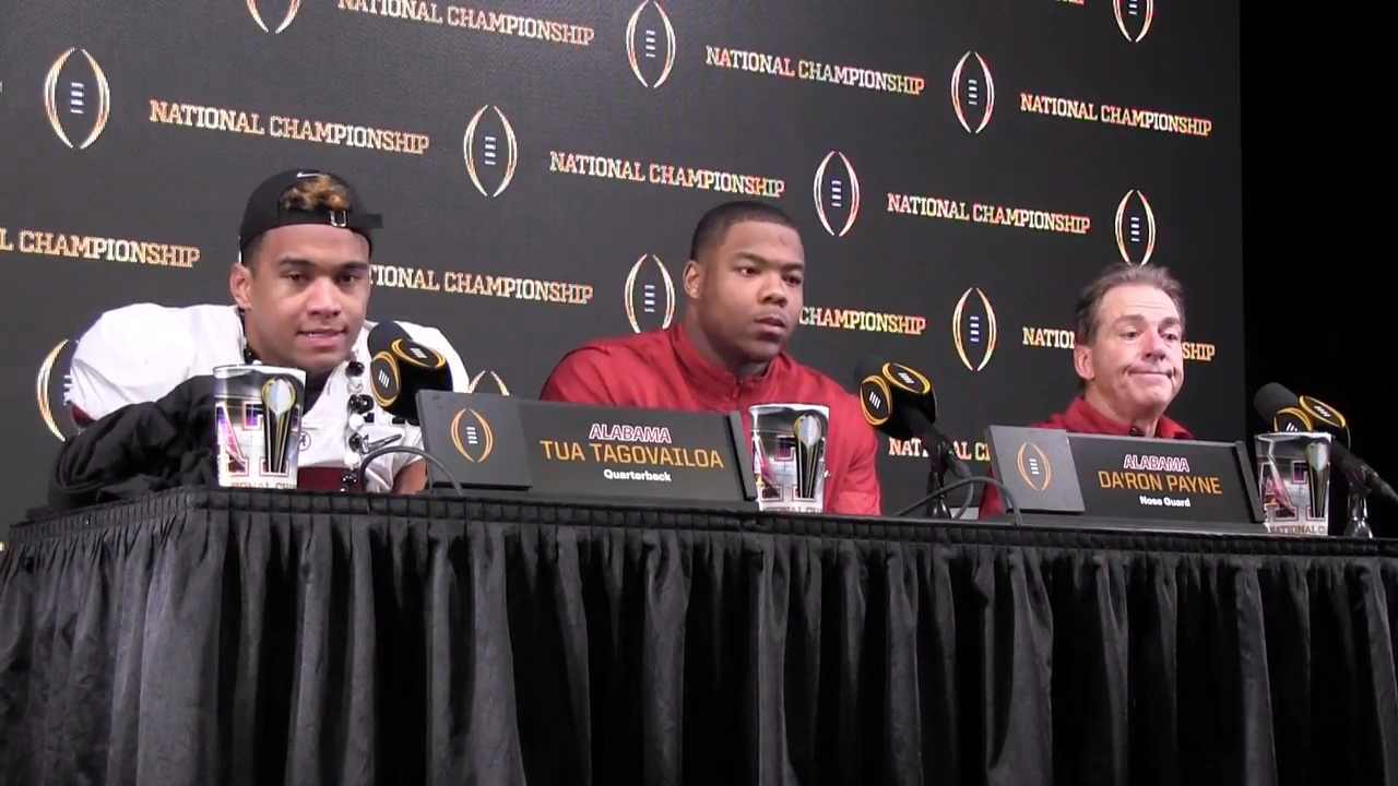 Tua Tagovailoa Defends Jalen Hurts After Replacing Him in CFP