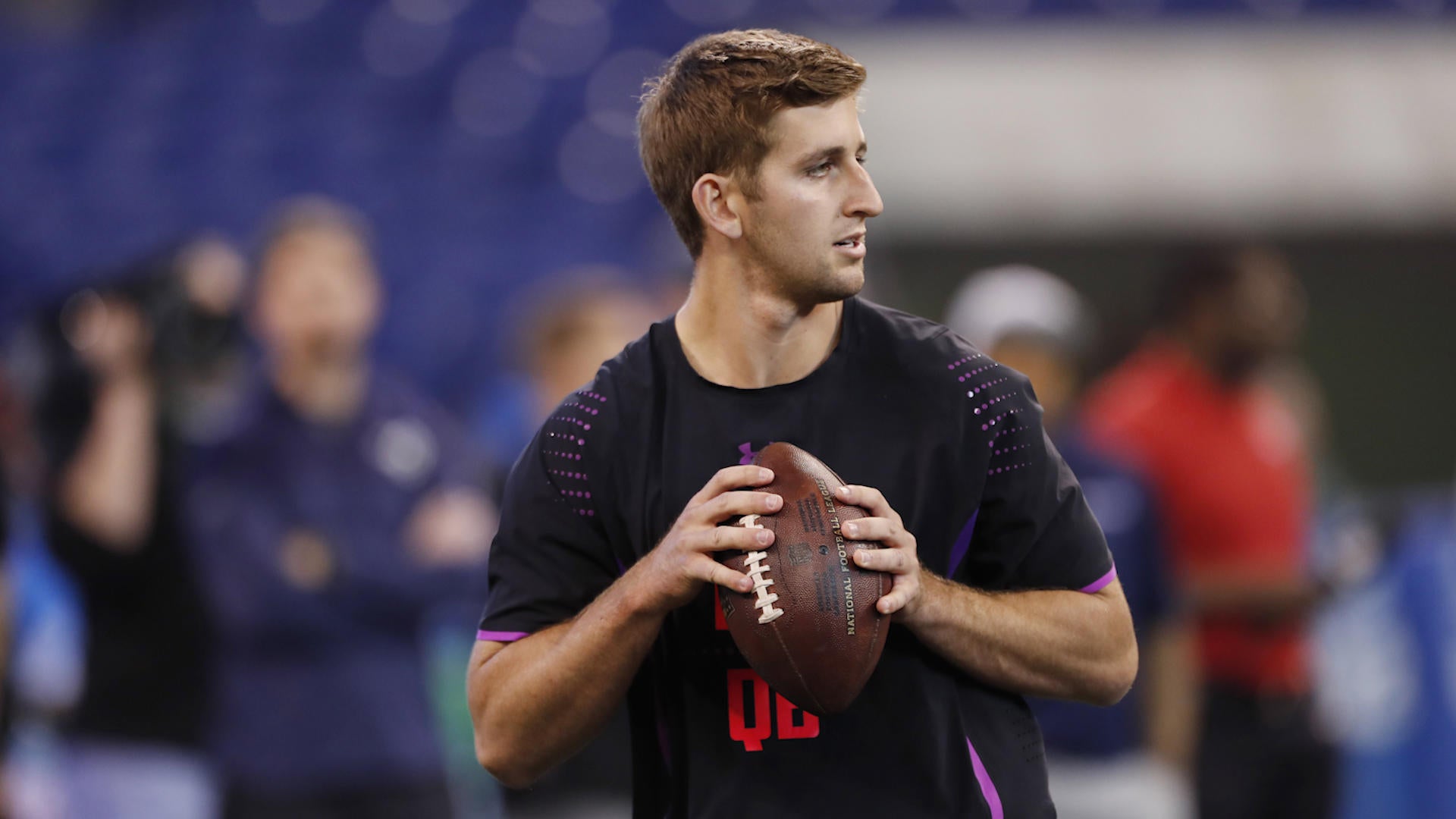 Nfl Draft Cardinals Trade With Raiders For No 10 Pick To Take Josh Rosen