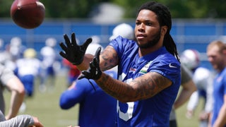 Panthers' Kelvin Benjamin not wearing brace; Cam Newton in bandana