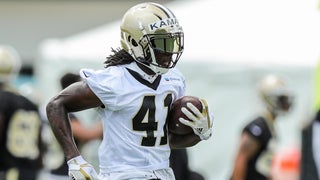 Alvin Kamara Keeps His Rookie of the Year Trophy in His Closet