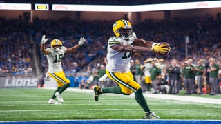 Green Bay Packers kicker Mason Crosby and Daryn Colledge react after a  missed field goal in the second quarter against the New York Jets in week 8  of the NFL season at New Meadowlands Stadium in East Rutherford, New Jersey  on October 31, 2010