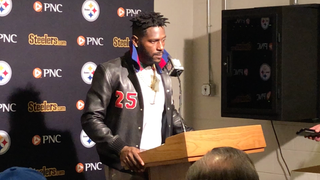 Cincinnati, OH, USA. 14th Oct, 2018. Pittsburgh Steelers wide receiver  Antonio Brown (84) sprints for the game winning touchdown in a game between  the Pittsburgh Steelers and the Cincinnati Bengals at Paul