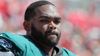 Jason Kelce's blocking dominance helps Eagles build first-half