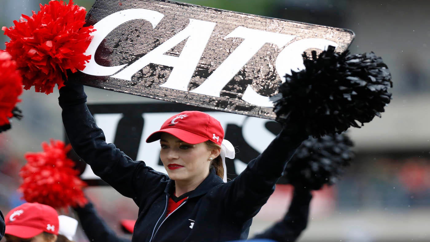 Cincinnati Bearcats cruise to 63-10 win over Kennesaw State in