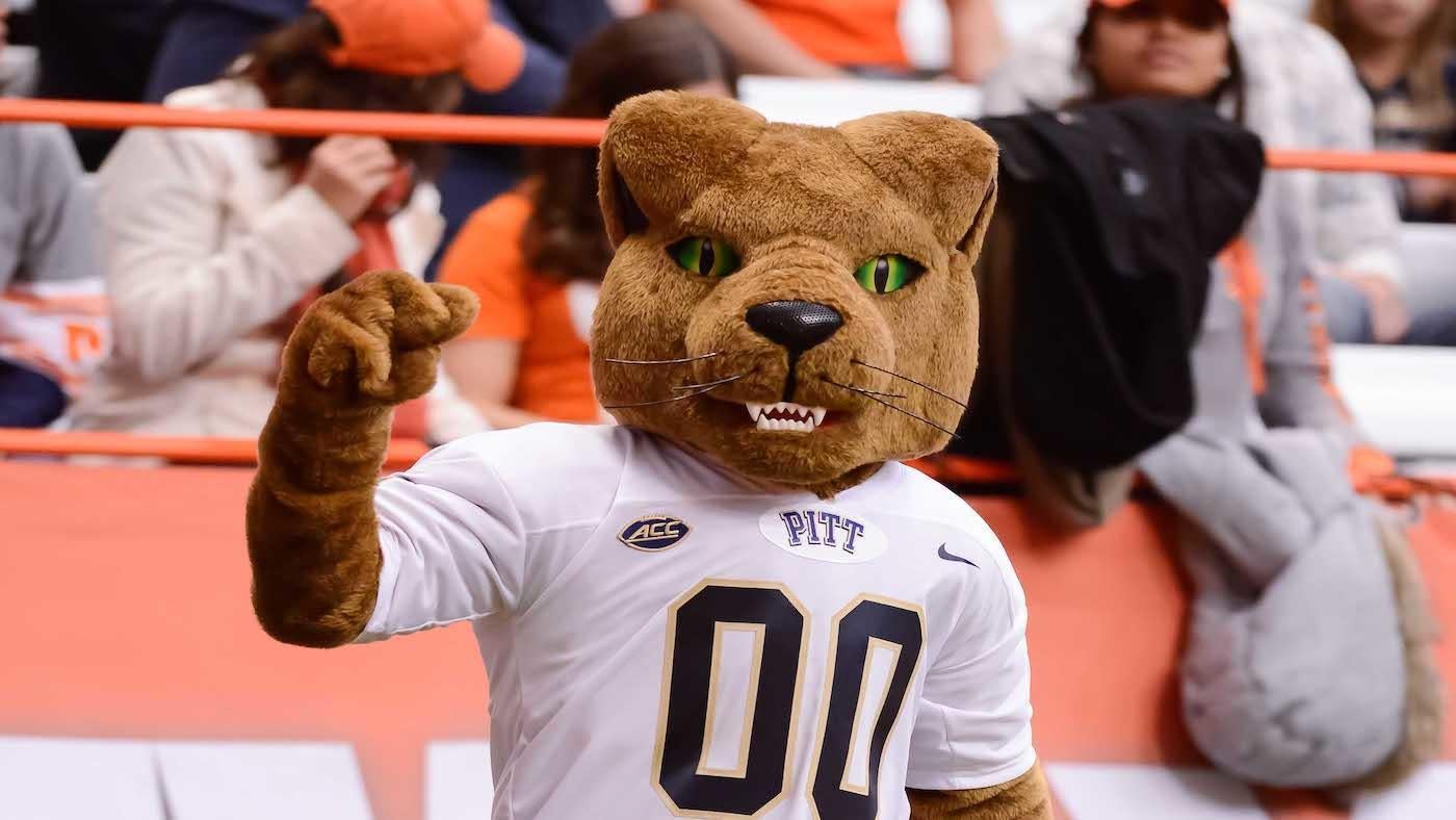 Pittsburgh, PA, USA. 15th Sep, 2018. Brad Stewart #83 during the Pitt  Panthers vs Georgia Tech Yellow Jackets game at Heinz Field in Pittsburgh,  PA. Jason Pohuski/CSM/Alamy Live News Stock Photo 