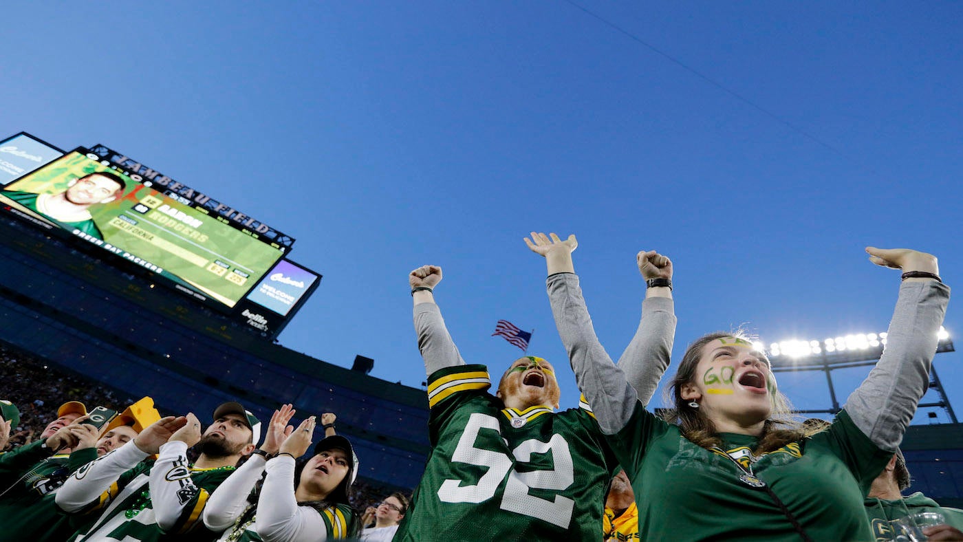 Browns vs. Packers live updates: Score, Aaron Rodgers TD record, news,  highlights as Baker Mayfield throws 4 INTs - The Athletic