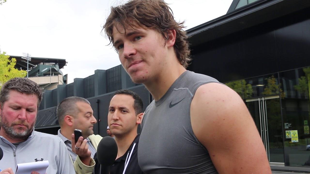 A shirtless Justin Herbert? Oregon Ducks say their QB's come out of his  shell in other ways 