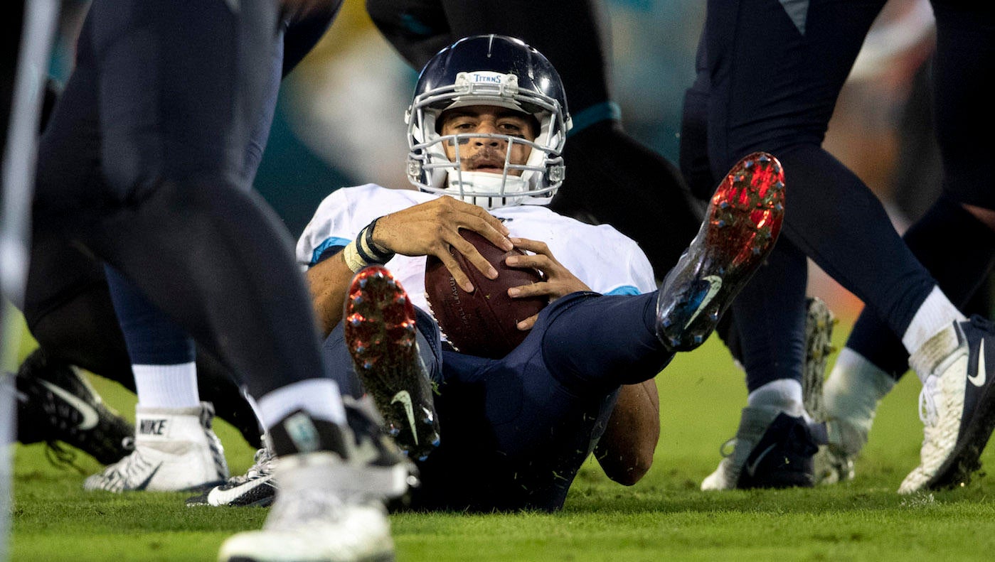 Despite Marcus Mariota's struggles, Mike Vrabel did not consider making quarterback switch vs. Jaguars
