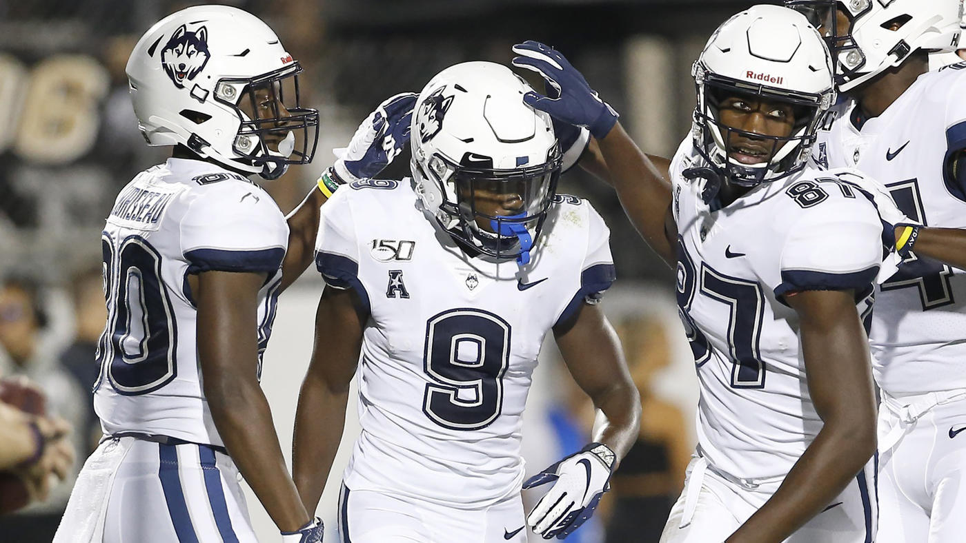 uconn-football-2019.jpg