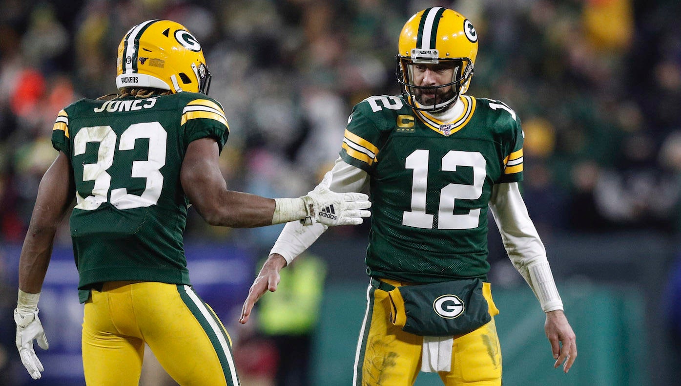 Packers score late, hang on to defeat Seahawks