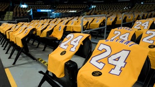 Mavericks retire No. 24 jersey to honor Kobe Bryant