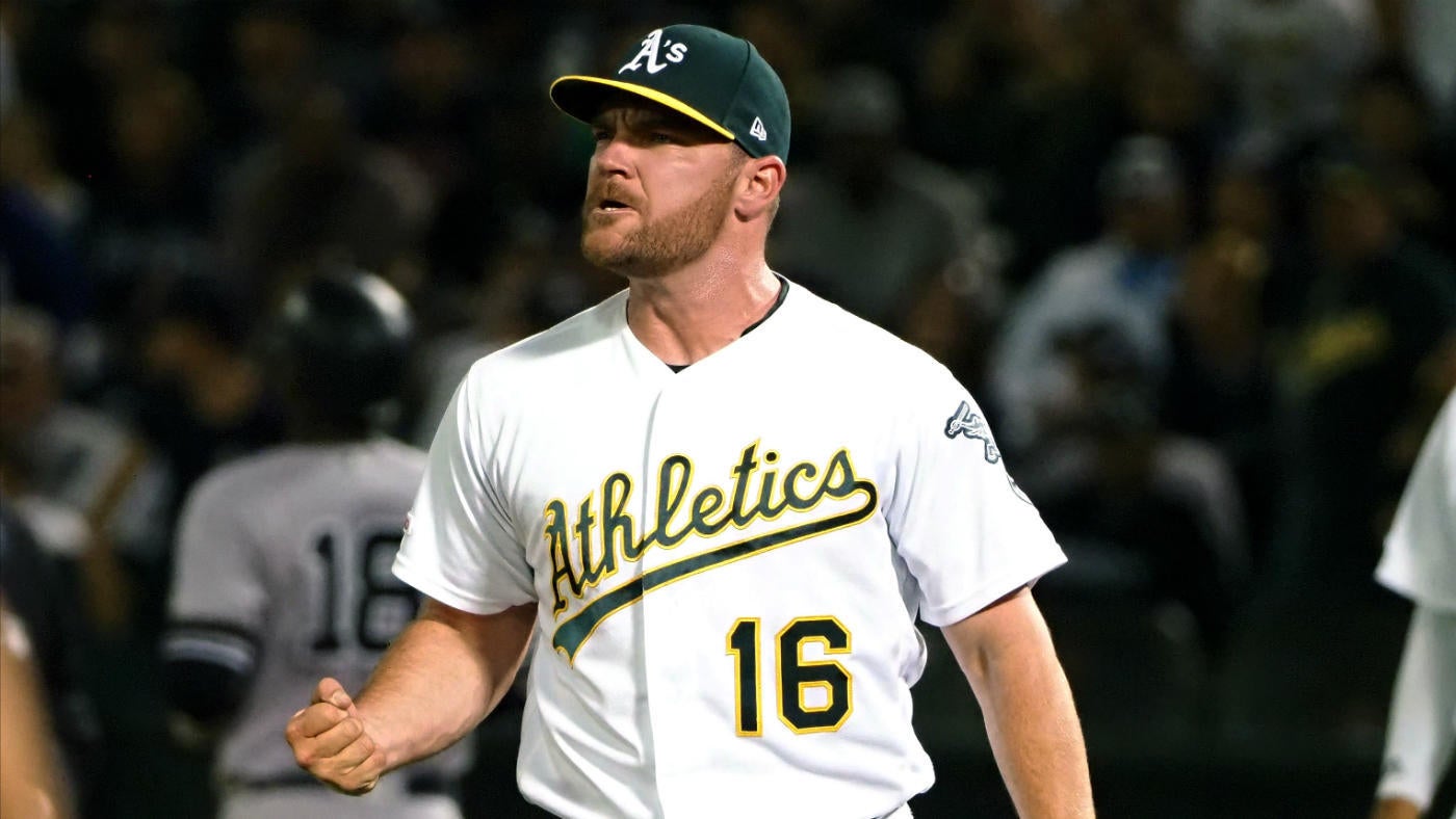 White Sox sign reliever Liam Hendriks to record-breaking contract 