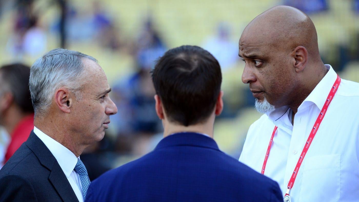 tony-clark-rob-manfred.jpg