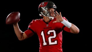 Buccaneers unveil images of Tom Brady in his new jersey