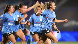 Female-led soccer club founded by Natalie Portman aims to deliver equity in  women's soccer - CBS News