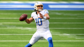 Chargers Rookie QB Justin Herbert Backing Up Tyrod Taylor