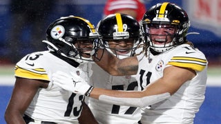 Wide receiver Jim Smith of the Pittsburgh Steelers looks on from the  News Photo - Getty Images