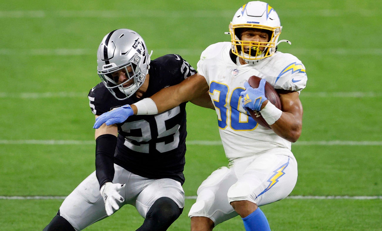 Raiders vs. Chargers score: Justin Herbert leads L.A. to an overtime win  over the Raiders and Marcus Mariota 