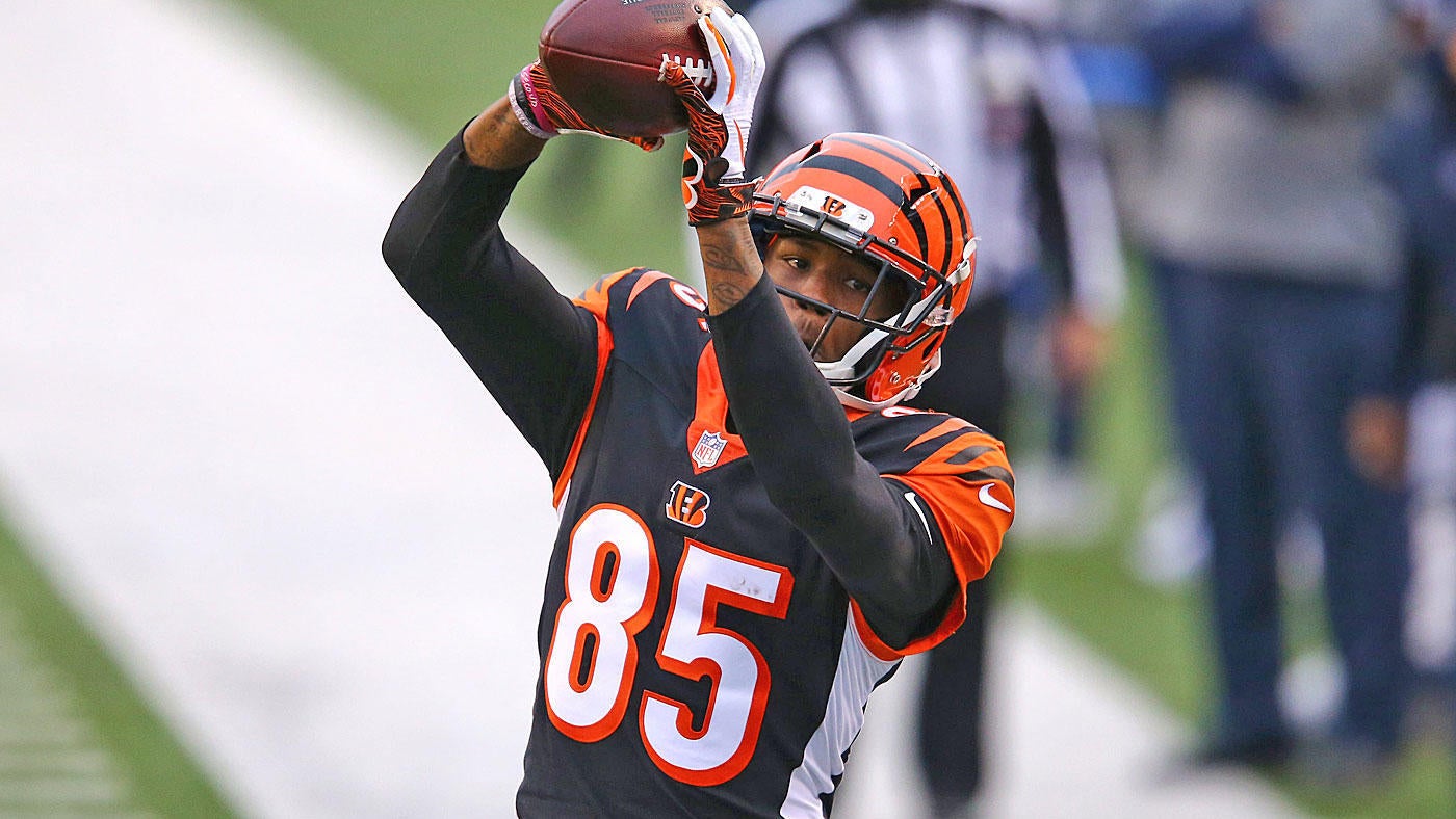 Bengals' Tee Higgins exits Steelers game after big hit, ruled out with concussion