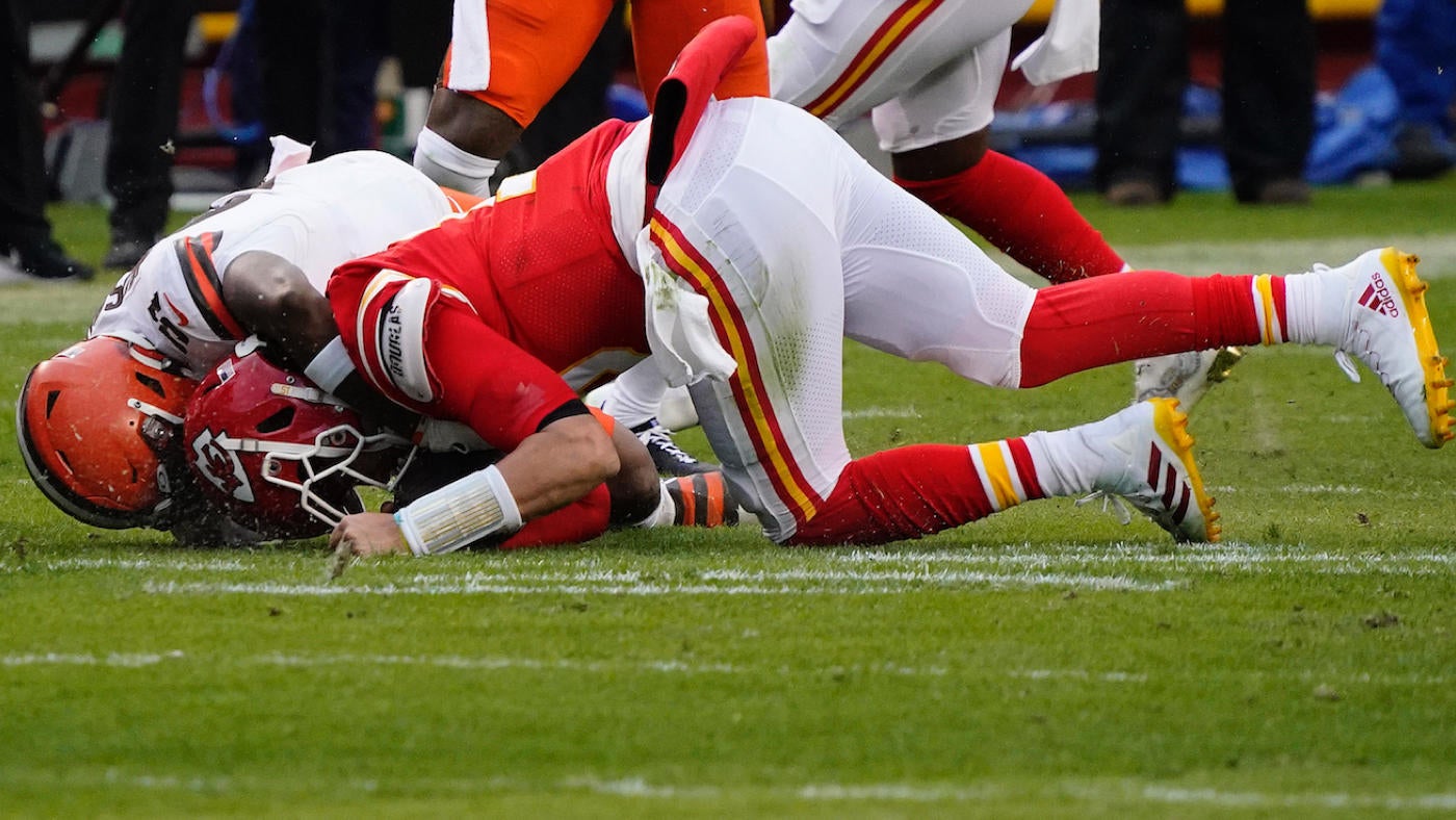 'Tweaked nerve' put Chiefs' Patrick Mahomes in concussion protocol entering AFC Championship Game, per report