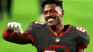 Bucs' Antonio Brown, Mike Edwards Suspended for Misrepresenting