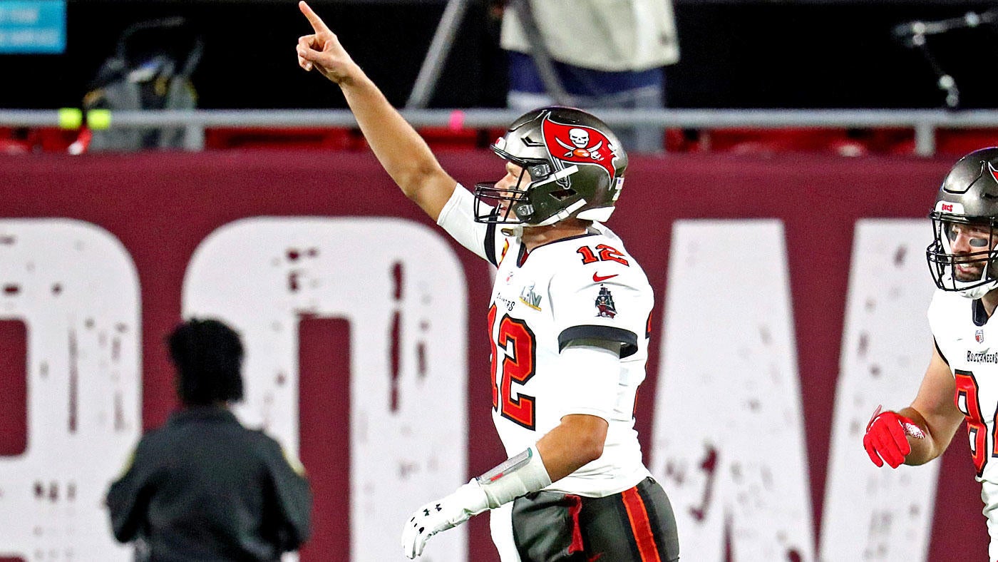 tom-brady-buccaneers-celebration.jpg