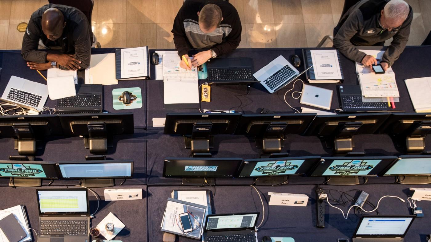 ncaa-tournament-selection-committee.jpg