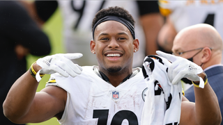 JuJu Smith-Schuster Says He's 'Concerned' for Ex-Steelers Teammate