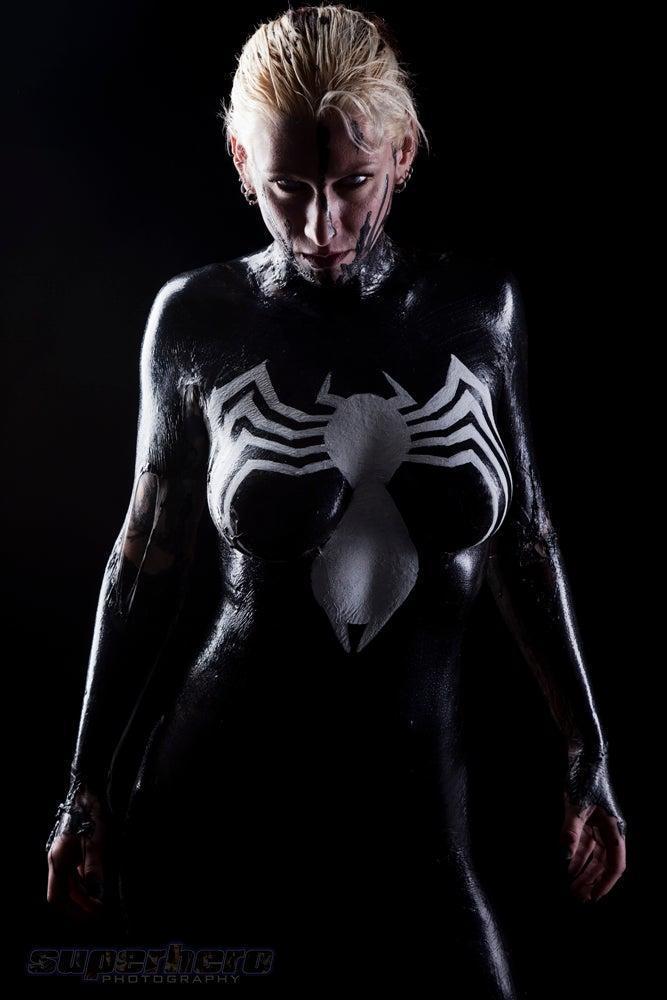 bay Expanding sample Second Banned Venom Cosplay Image Puts Photographer's Page in Danger