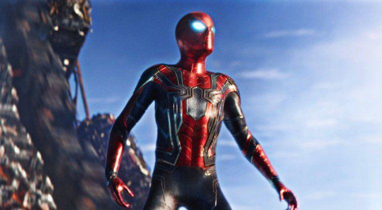Fan-Made No Way Home Poster Marries PS4 Spider-Man's Iron Spider Suits