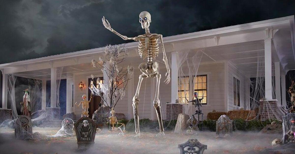 12-foot-skeleton-halloween-decoration-2020-1231807