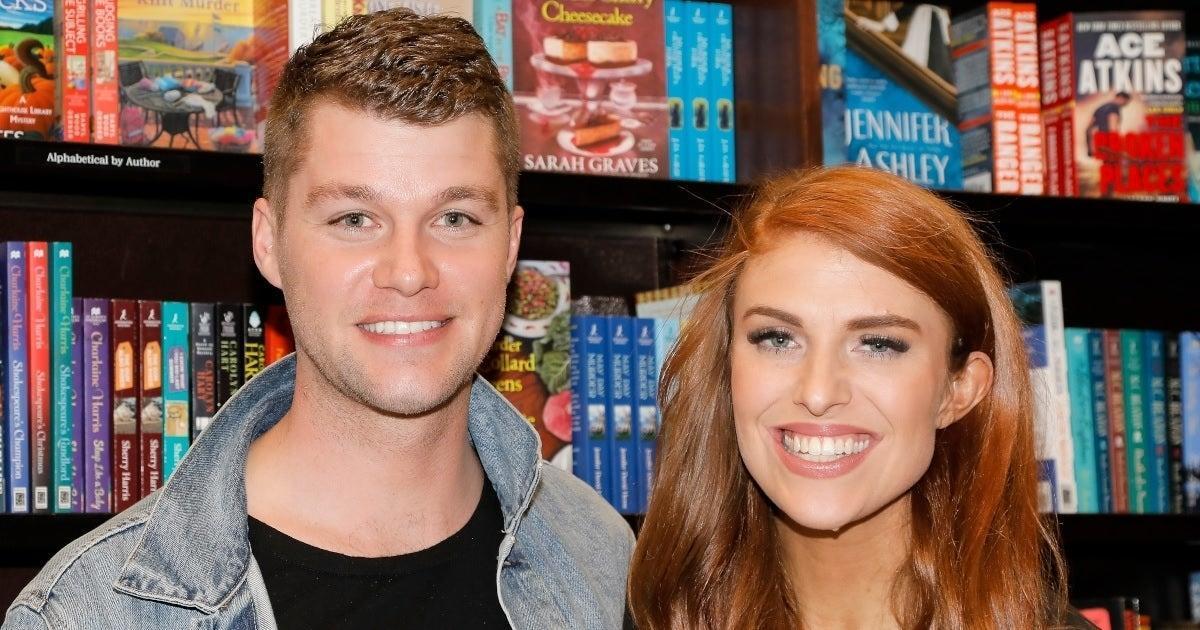 'Little People, Big World' Stars Jeremy and Audrey Roloff Cool off With Kids During Hawaii Getaway.jpg