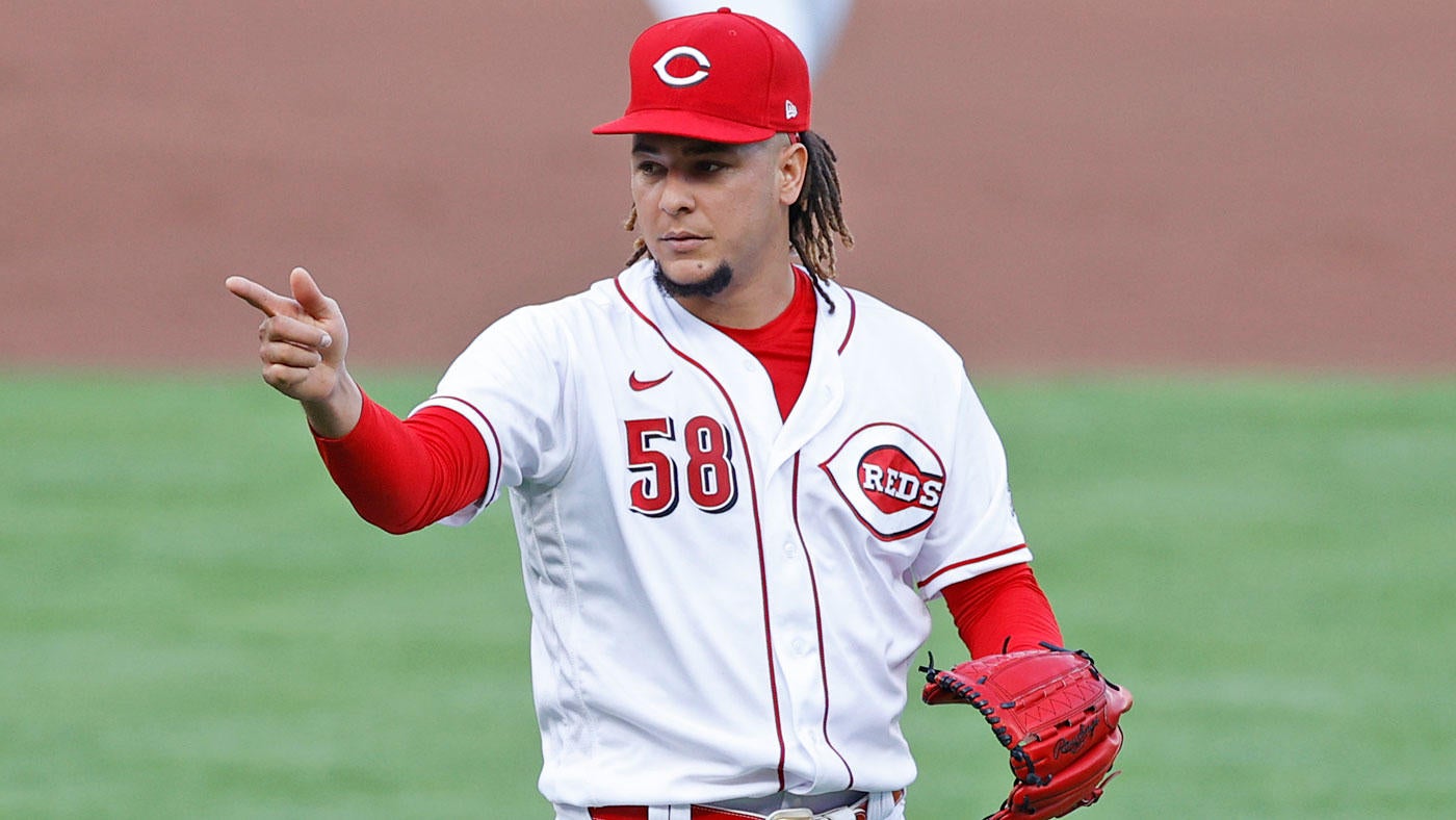 castillo-reds.jpg