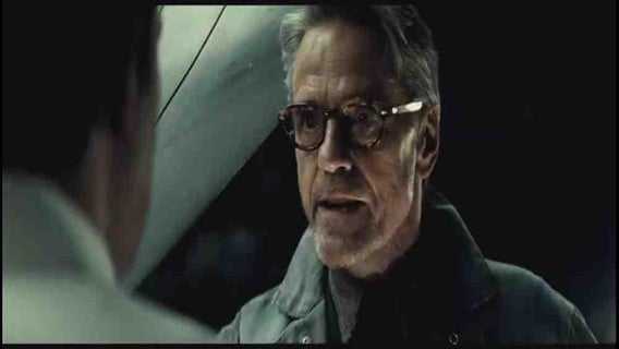 sdcc-2015-full-batman-v-superman-trailer-jeremy-irons-as-alfred-149985