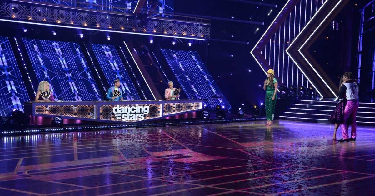 'Dancing With the Stars' Competitor Immediately Leaves Dancefloor After ...