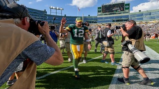 After a day full of Aaron Rodgers drama, Packers pick Georgia