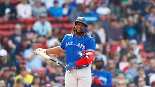 Hernández hits 2 of Jays' 8 HRs in 18-4 rout of Red Sox - The San