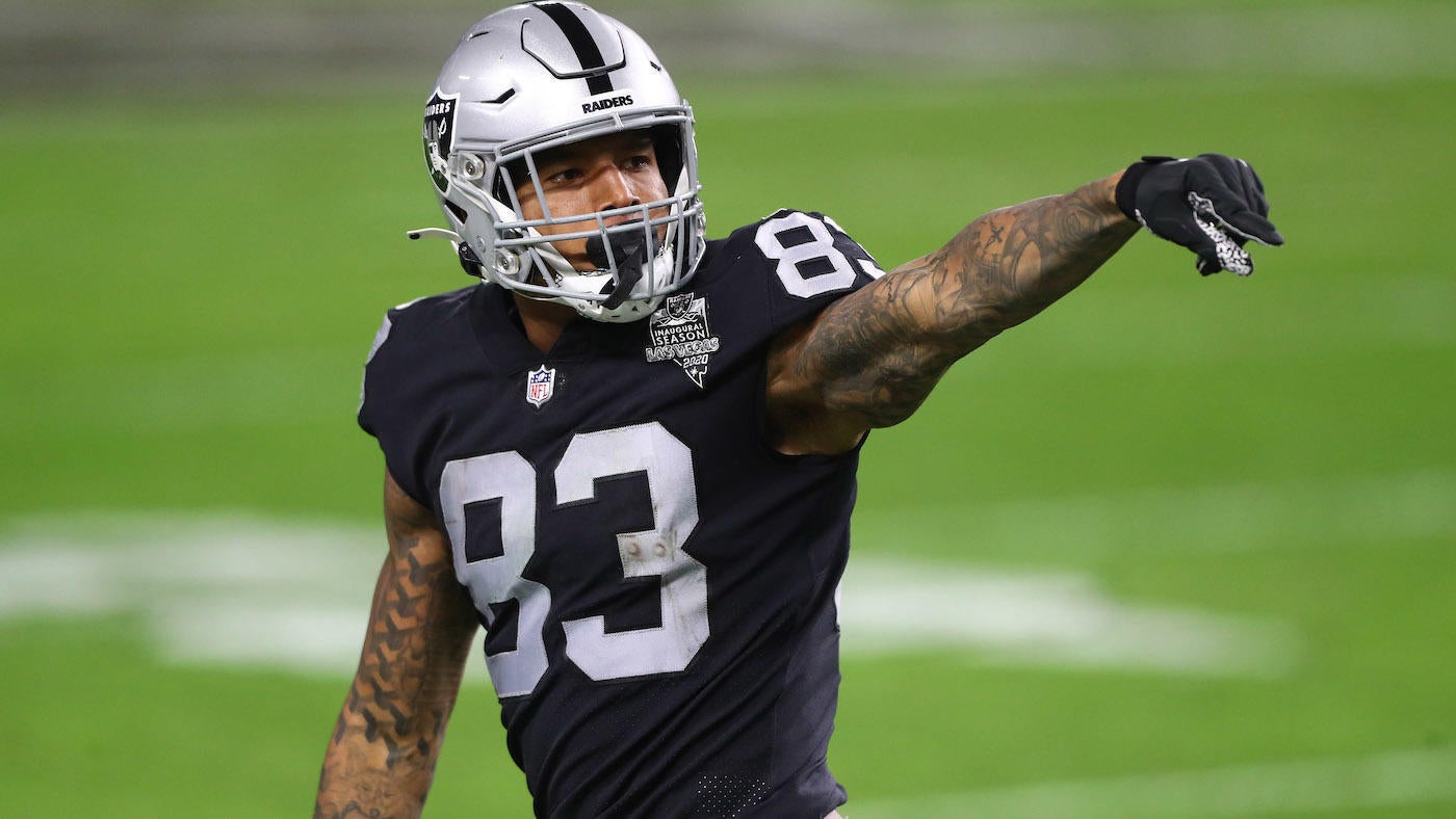 Raiders' Darren Waller exits Week 5 vs. Chiefs with hamstring injury, ruled out for remainder of game