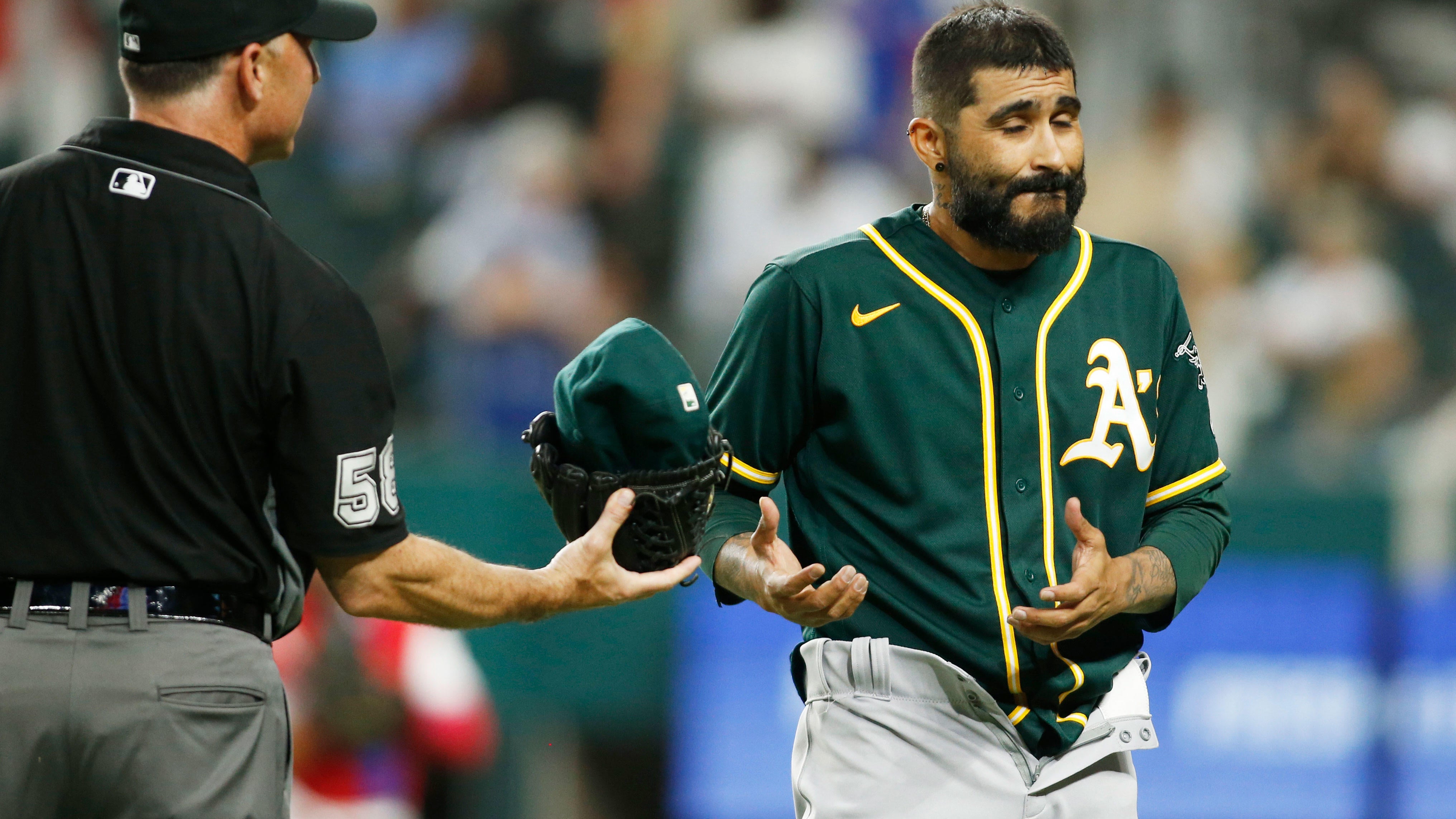 sergio-romo-usatsi.jpg