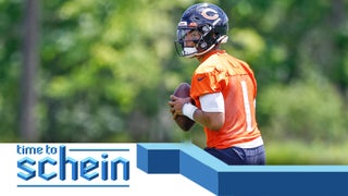 Former NFL QB says Bears should play to Justin Fields' strengths - CBS  Chicago