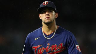 Former Twins pitcher Jose Berrios staying in Toronto on 7-year