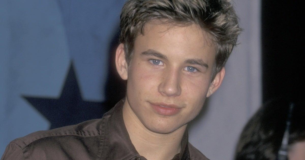 Jonathan Taylor Thomas Unrecognizable in Photos From Rare Public Sighting