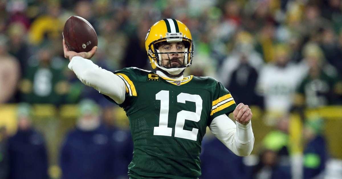 Aaron Rodgers Spotted Singing and Dancing in Hawaii Before Skipping ...