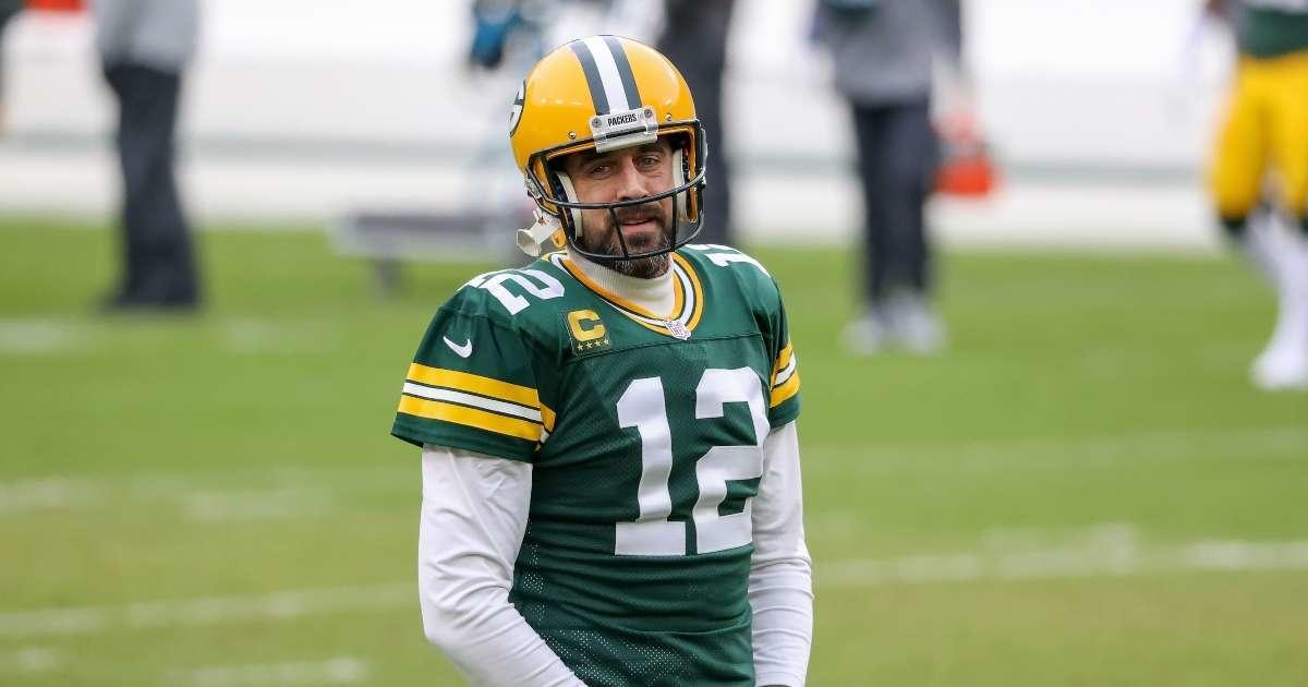 Packers' Aaron Rodgers wears 'I'm offended' T-shirt in interview