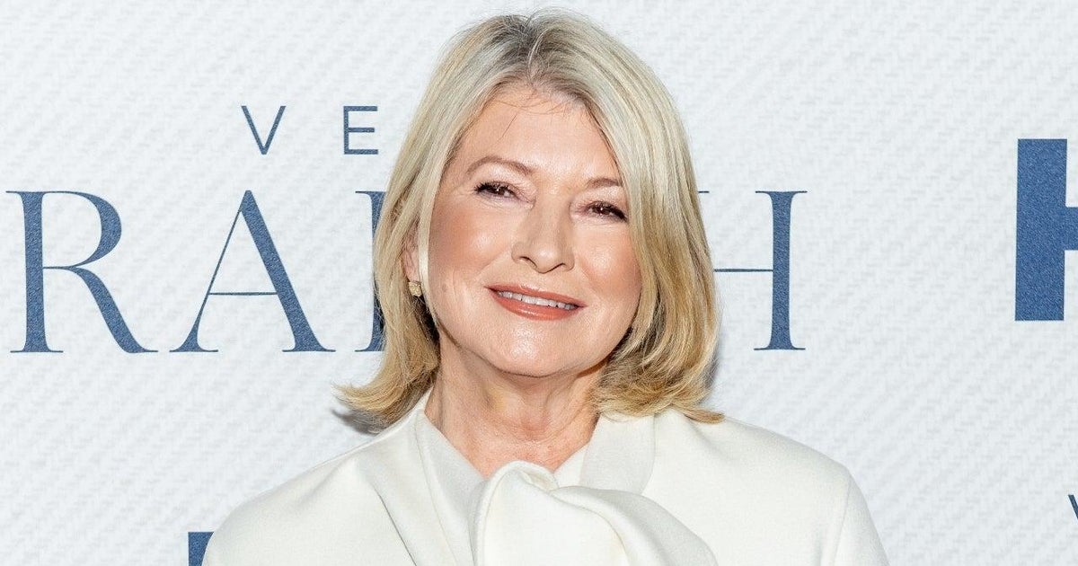 Martha Stewart Responds to Plastic Surgery Accusations Following ...