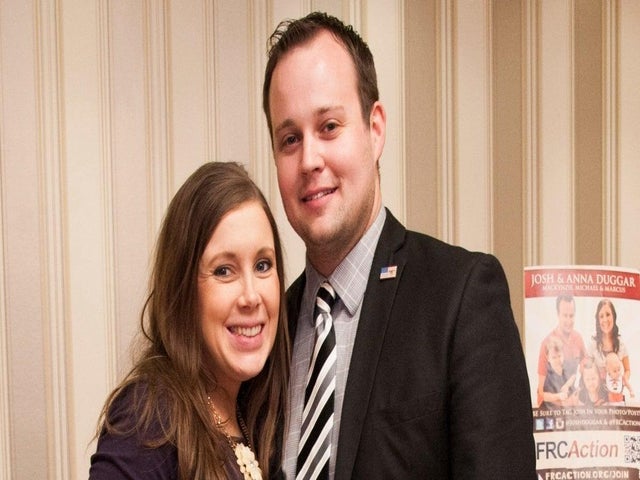 Anna Duggar Posts Rare Selfie After Josh Duggar's Prison Transfer