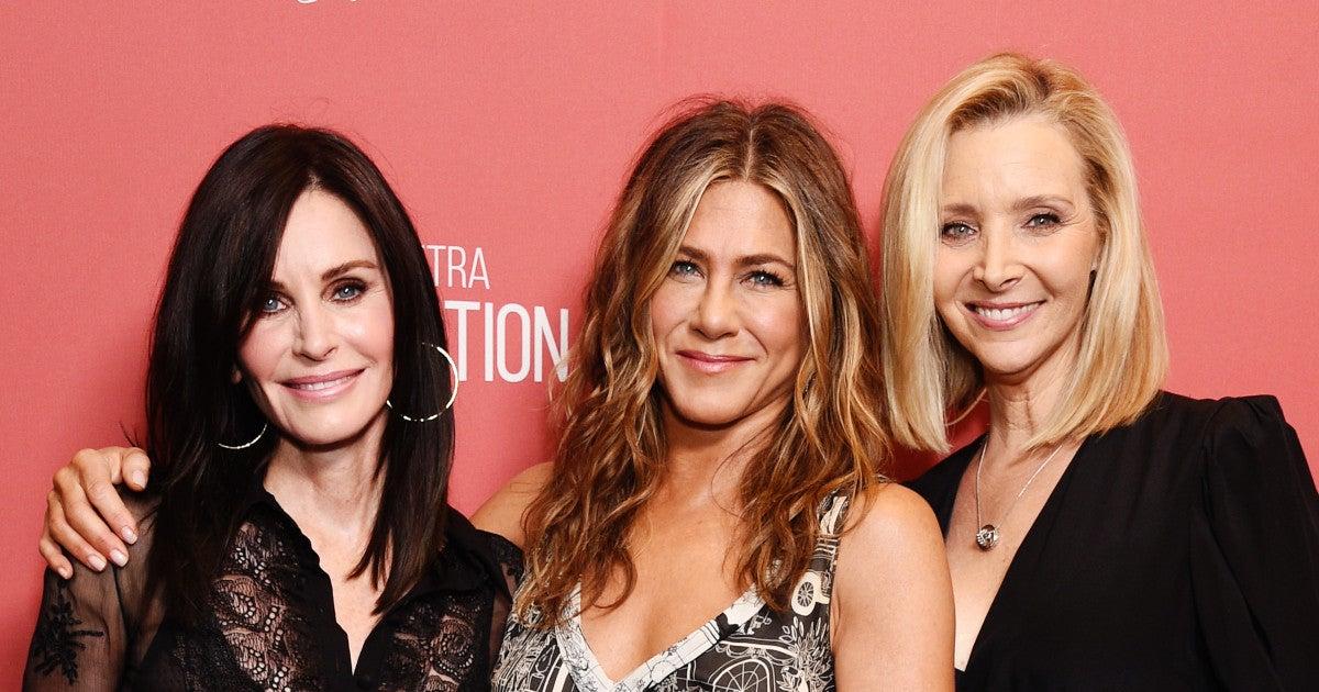 Lisa Kudrow Opens up About 'Jarring' Body Image Experience During 'Friends'(00)