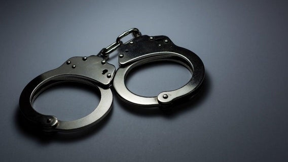 handcuffs-arrest-crime-20108204